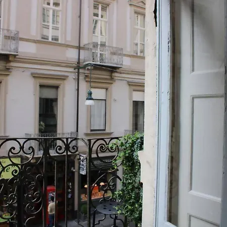 Casa Colore Esclusiva In Posizione Centralissima