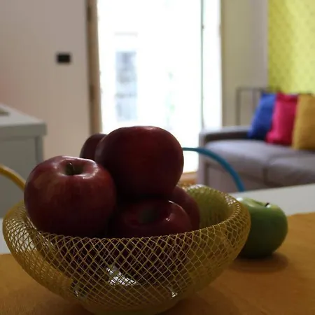 Casa Colore Esclusiva In Posizione Centralissima *